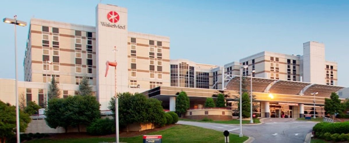 WakeMed Raleigh Campus hospital and emergency entrance